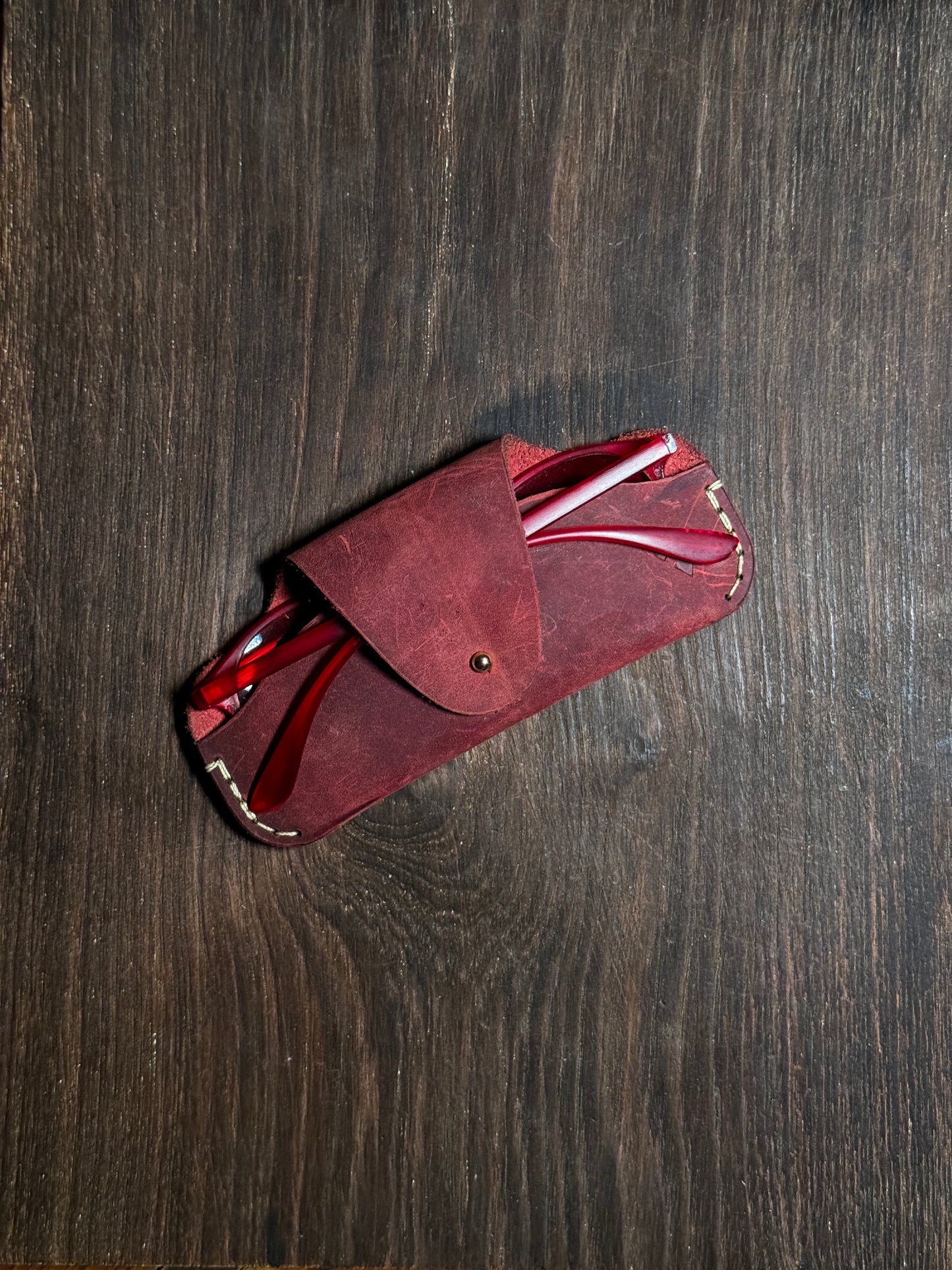 A pocket carry specase1 for regular diffrent eyewears