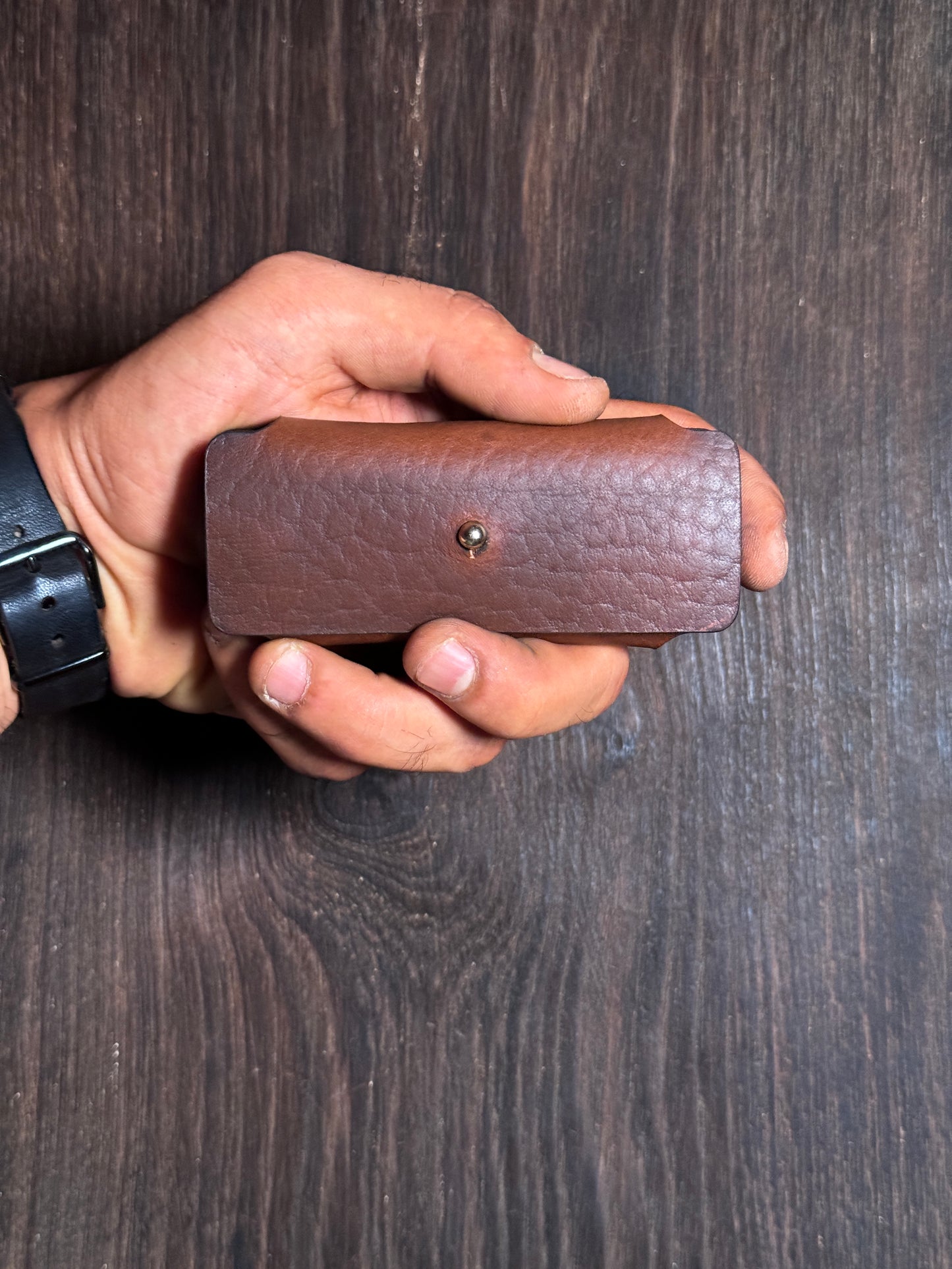 minimal key holder that holds upto 6-8 keys