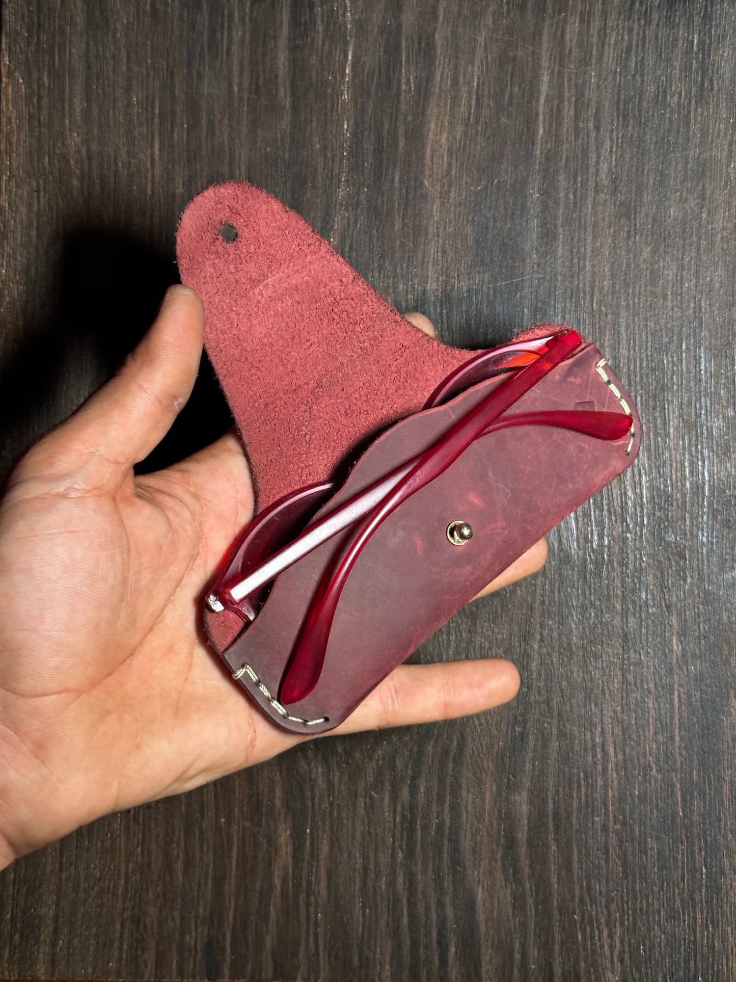 A pocket carry specase1 for regular diffrent eyewears