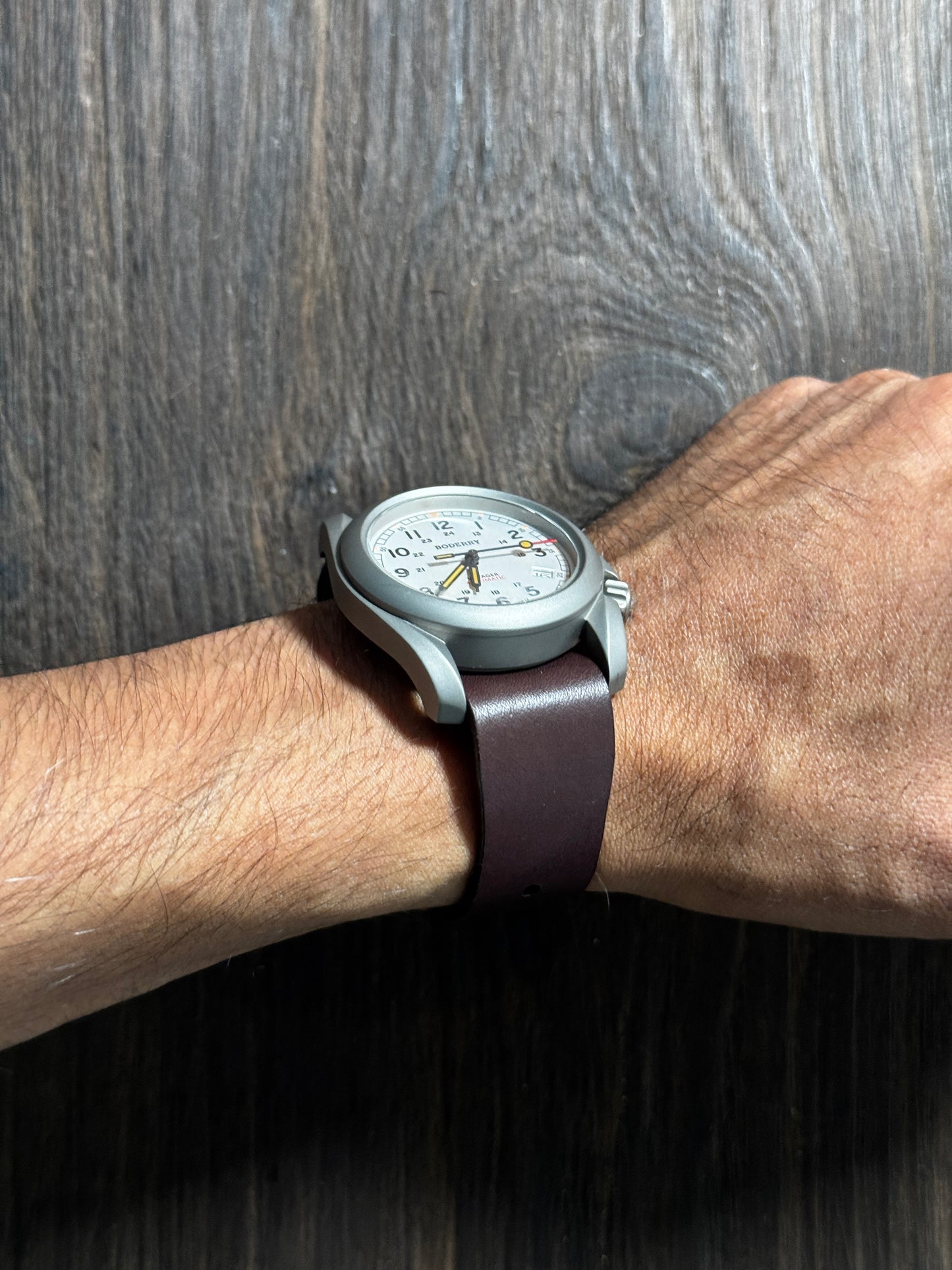boderry one way nato watch Straps mahogany color