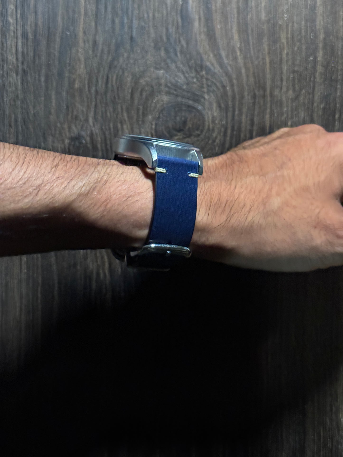 Rugged sturdy glossy blue shoulder stitched leather watch straps