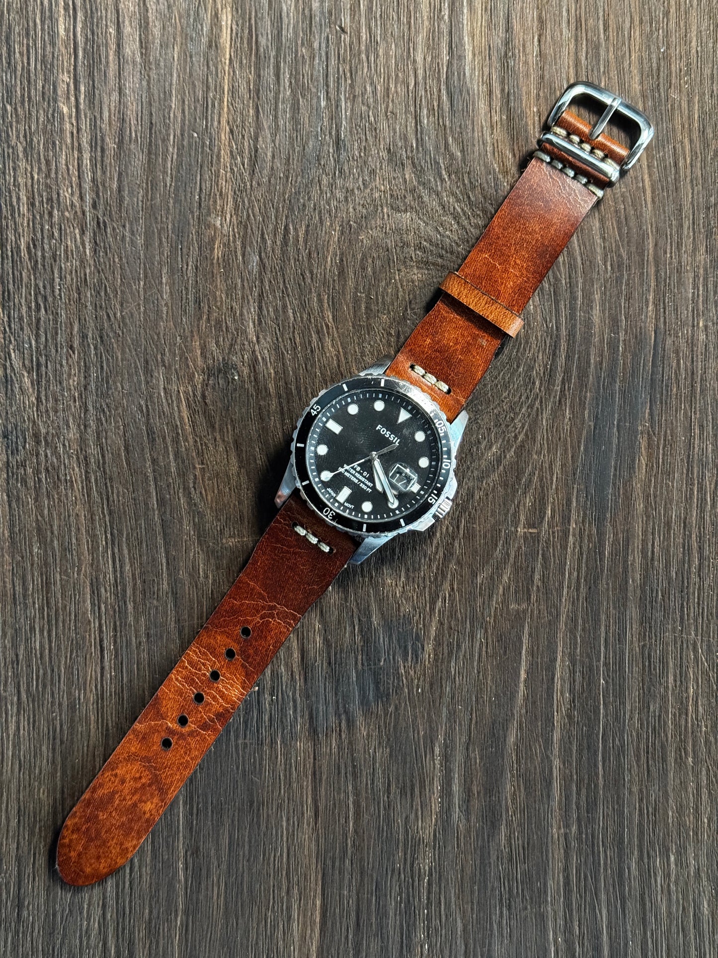 Rugged sturdy glossy TAN leather watch straps chest stitched