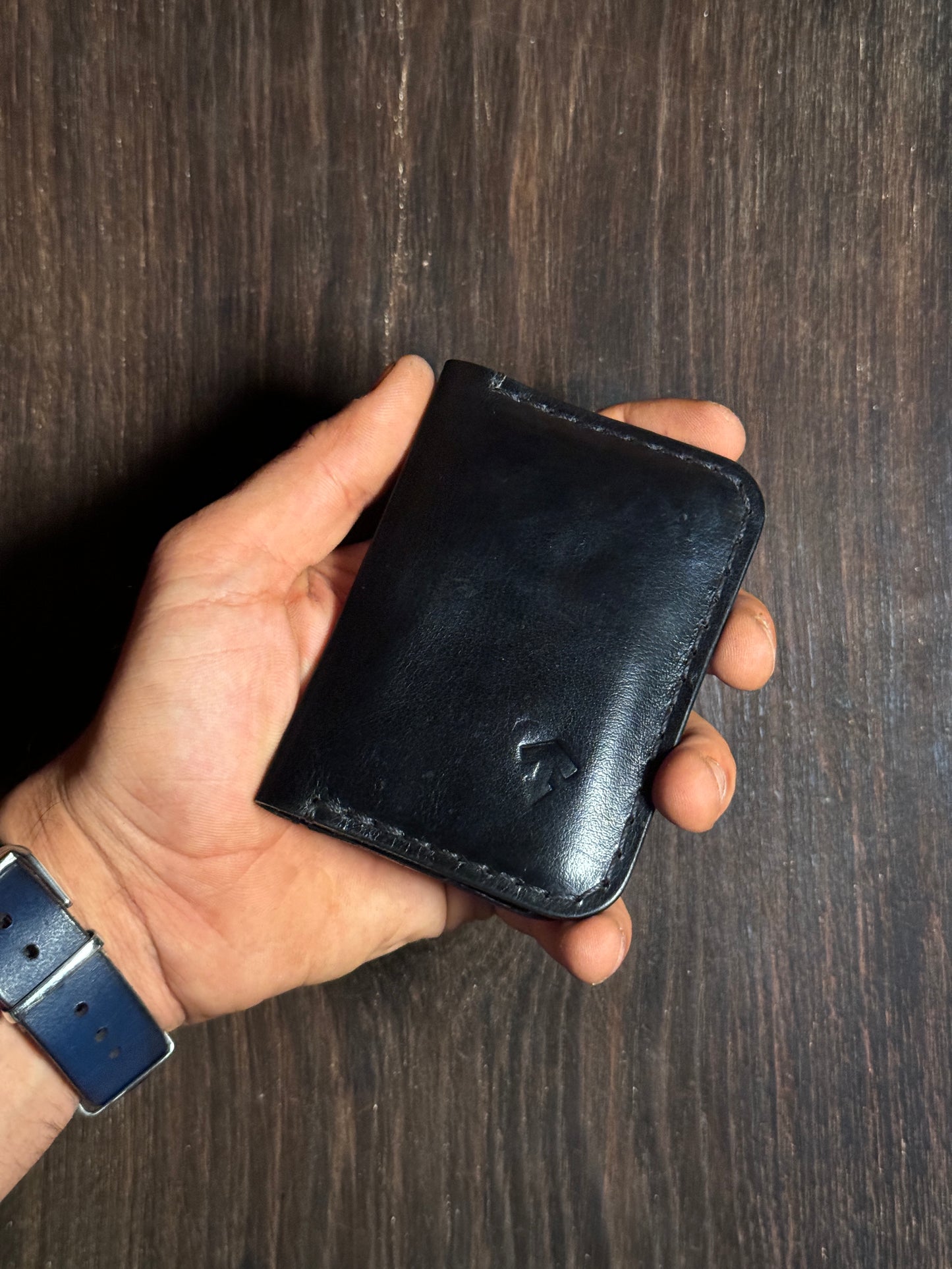 6 cards + 1 pocket bi fold wallet in soft leather