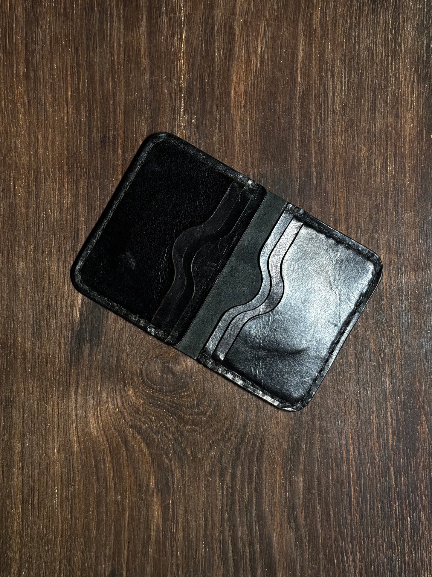 6 cards + 1 pocket bi fold wallet in soft leather