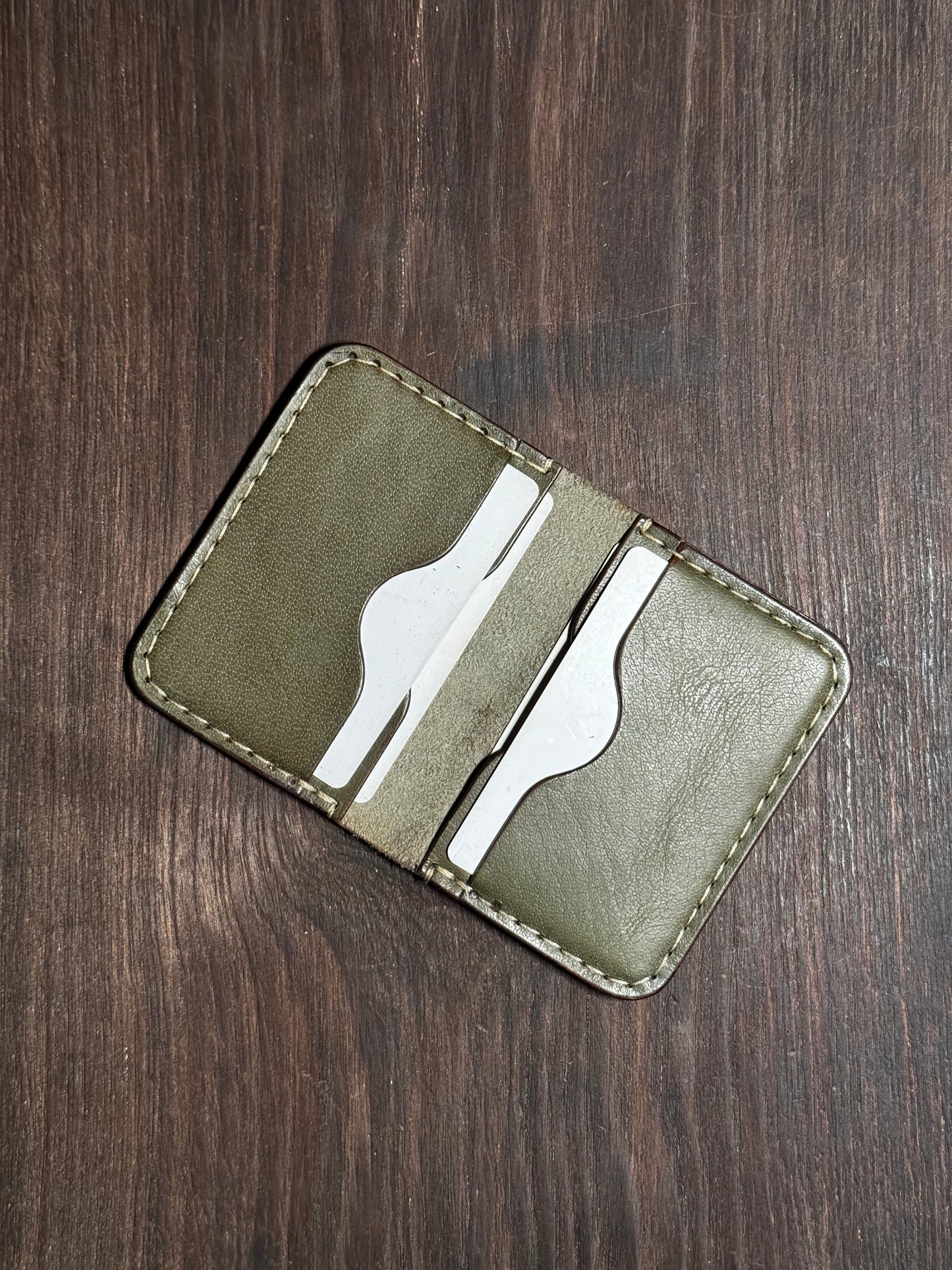 4 cards + 1 ID card slot wallet in sturdy leather