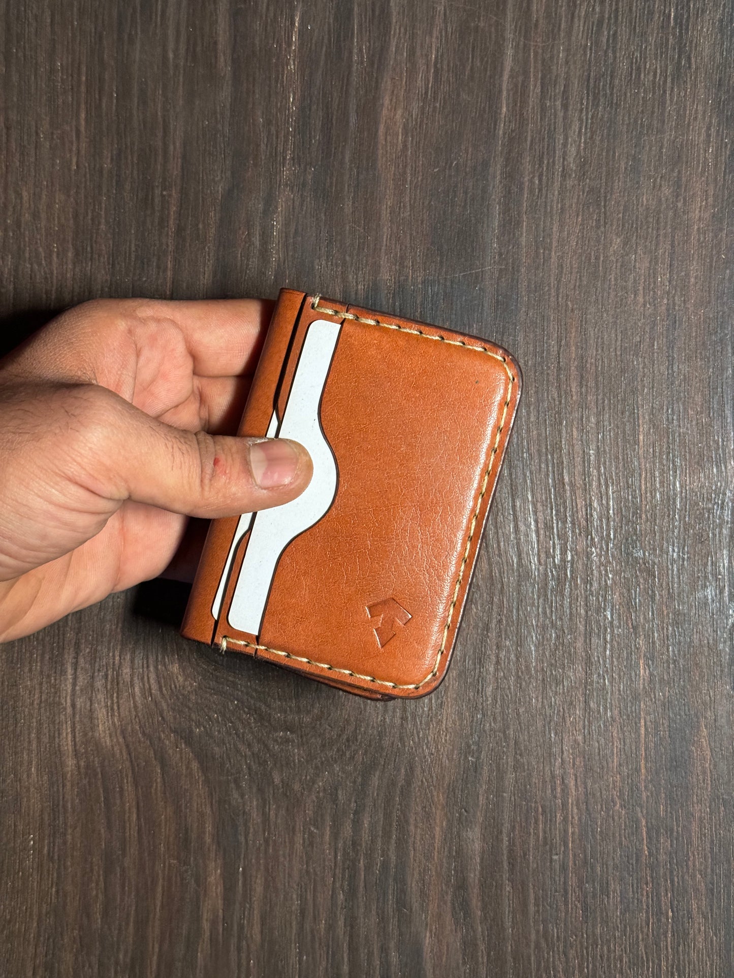 8 cards wallet in sturdy leather