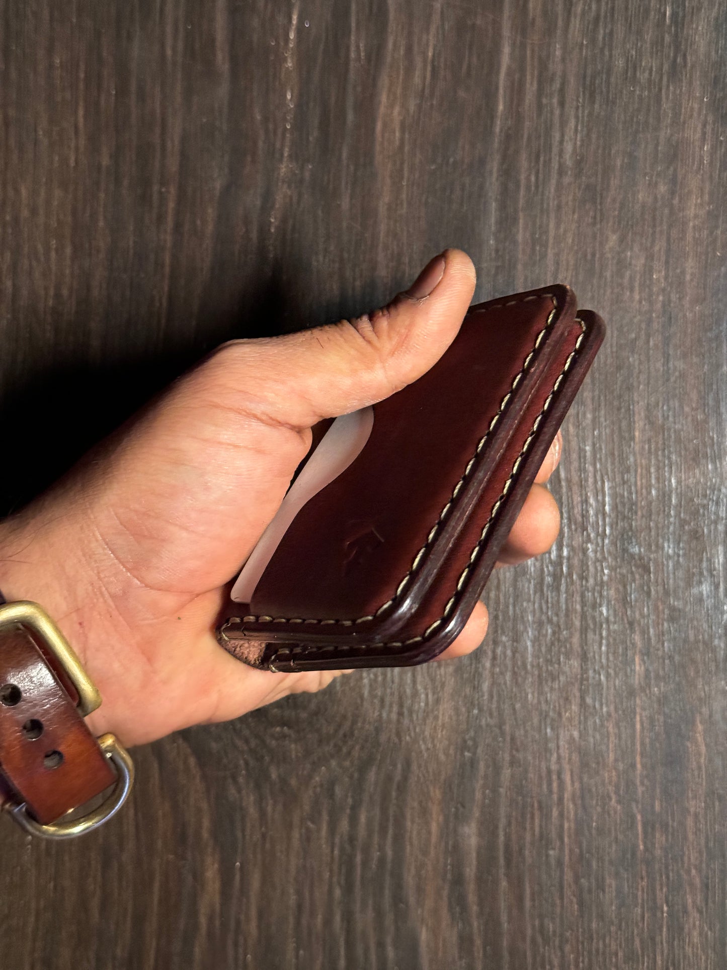 8 cards wallet in sturdy leather