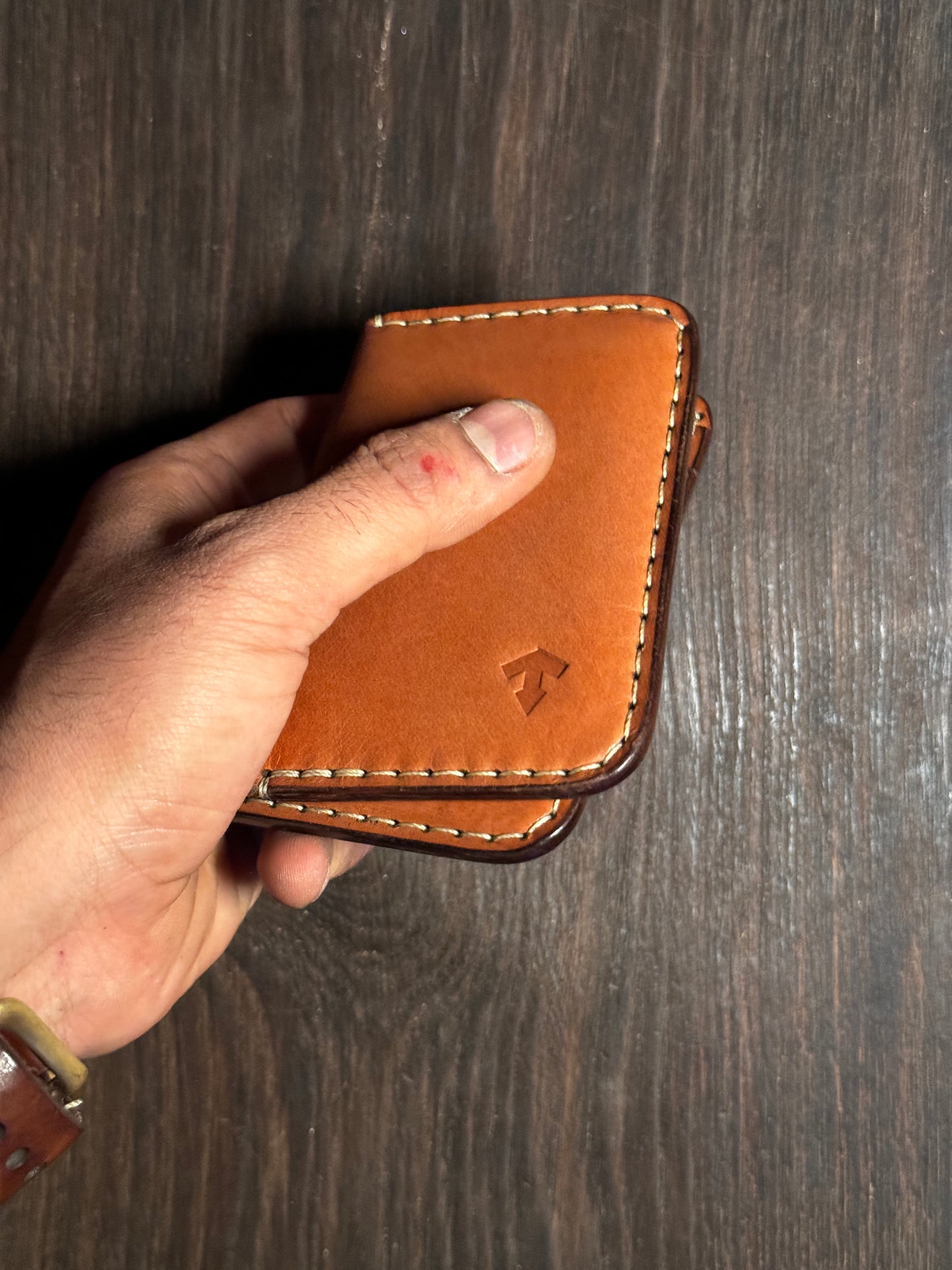 6 cards slots wallet in sturdy leather