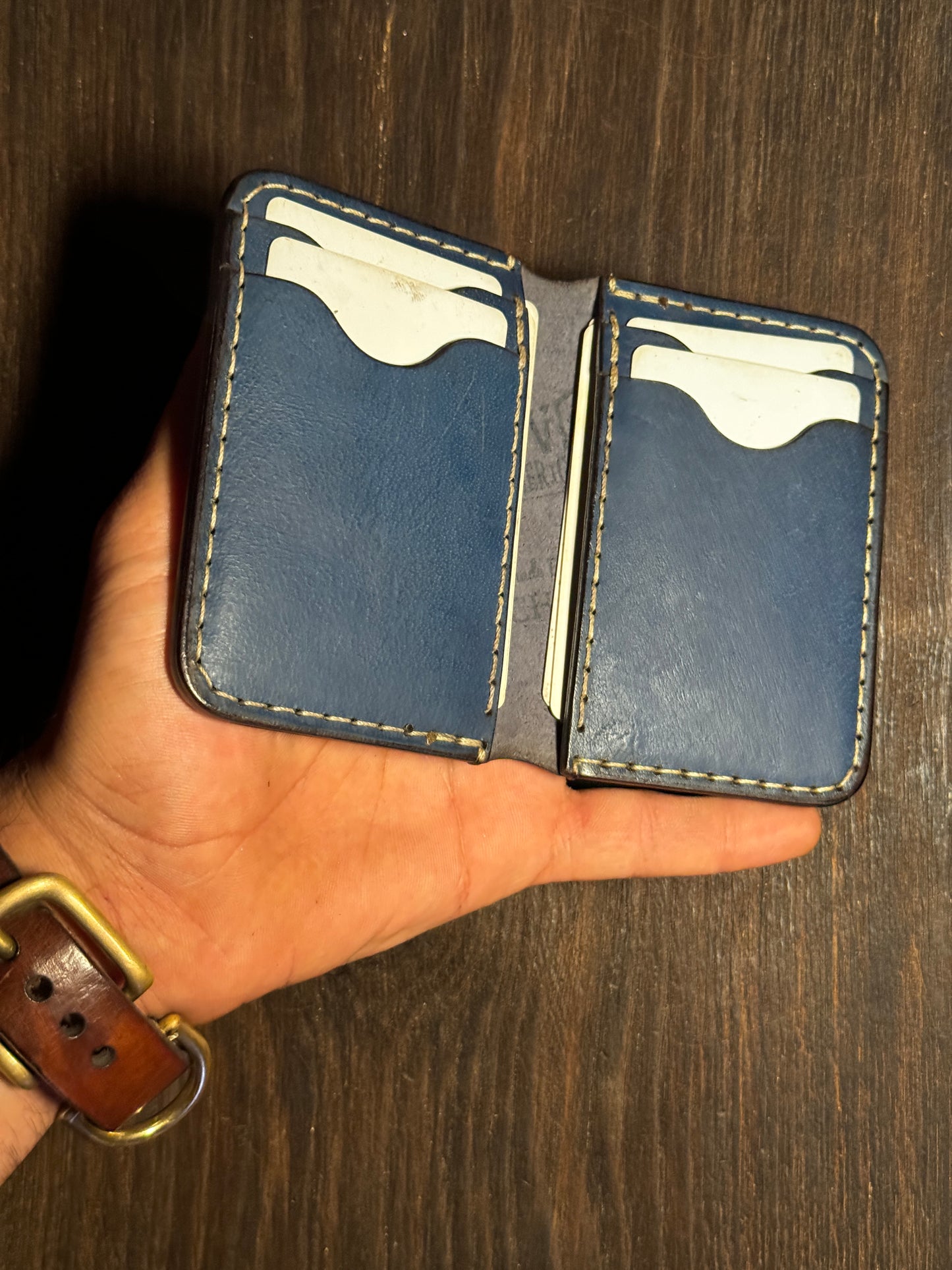 6 cards slots wallet in sturdy leather