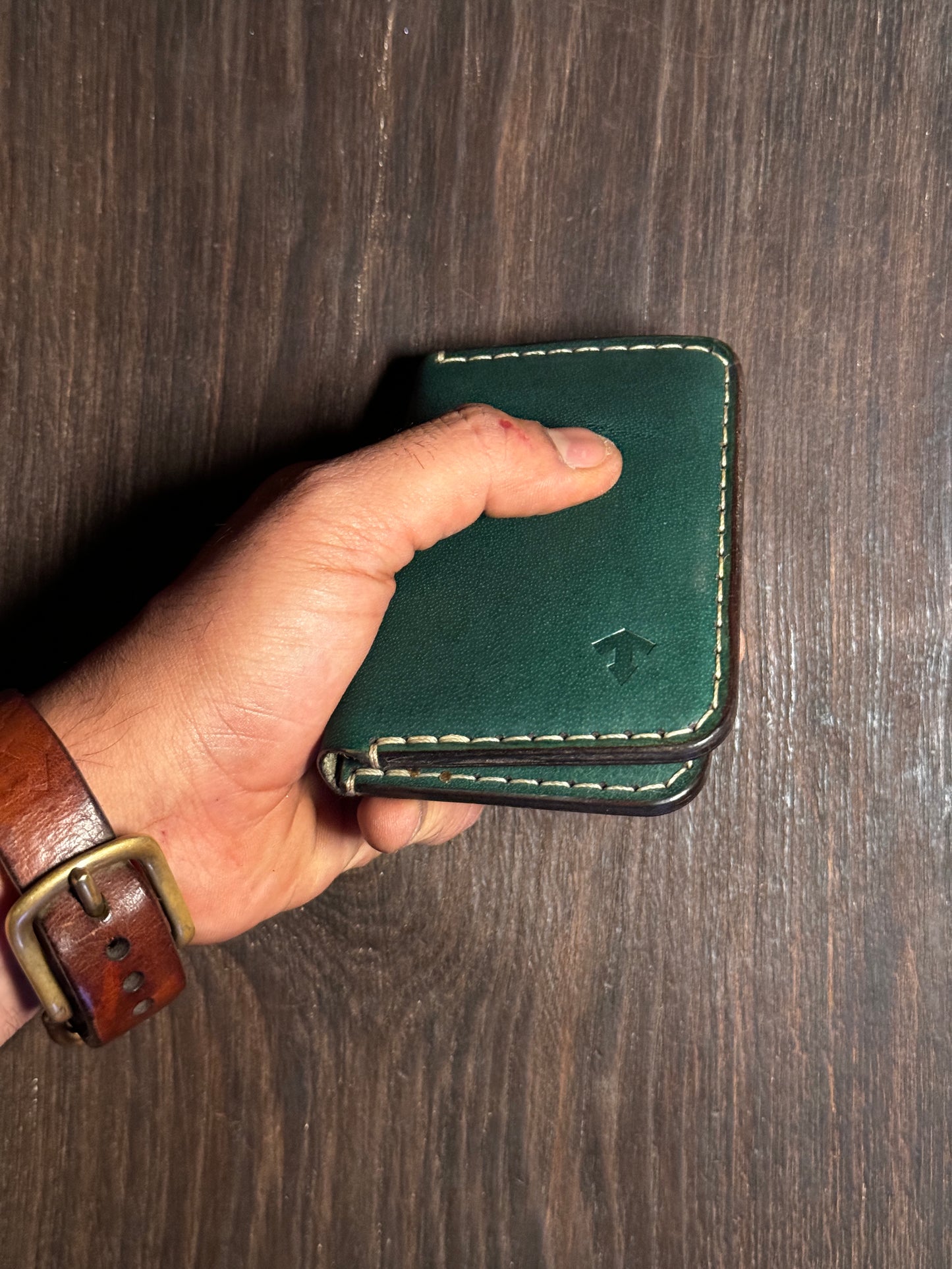 6 cards slots wallet in sturdy leather