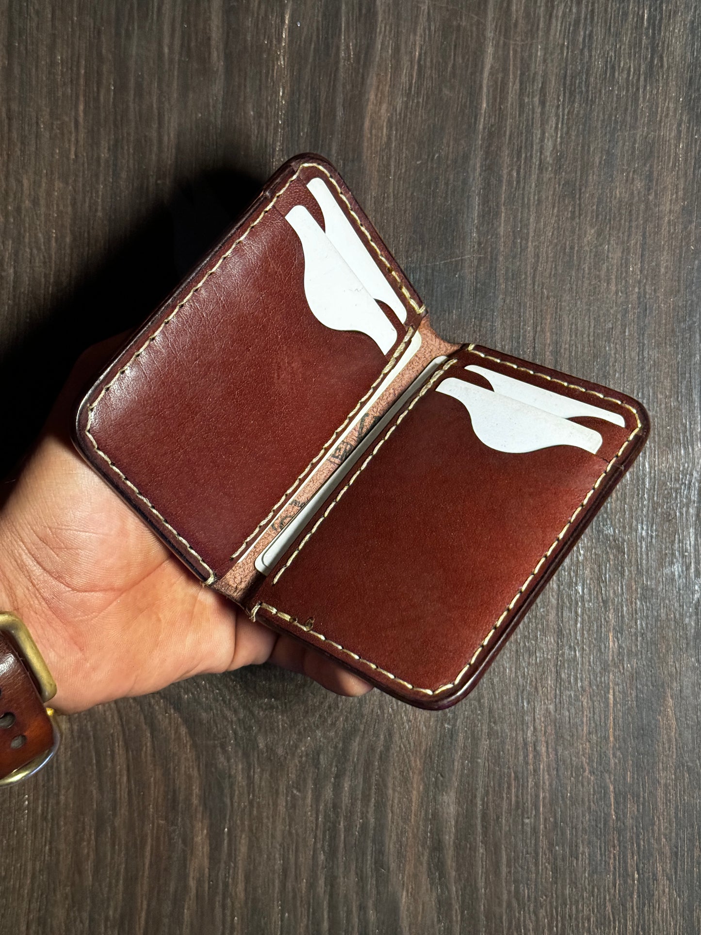 6 cards slots wallet in sturdy leather