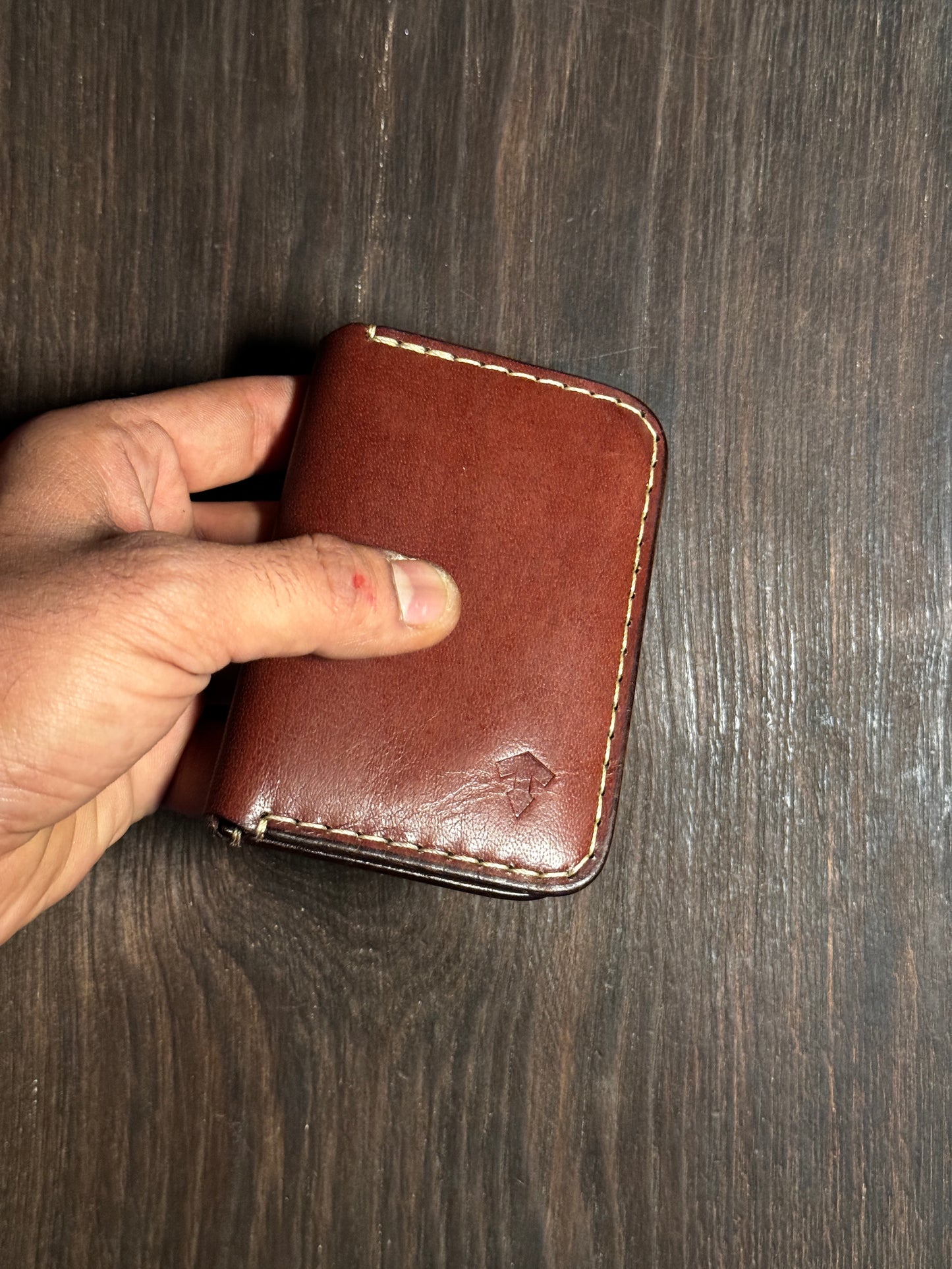 6 cards slots wallet in sturdy leather