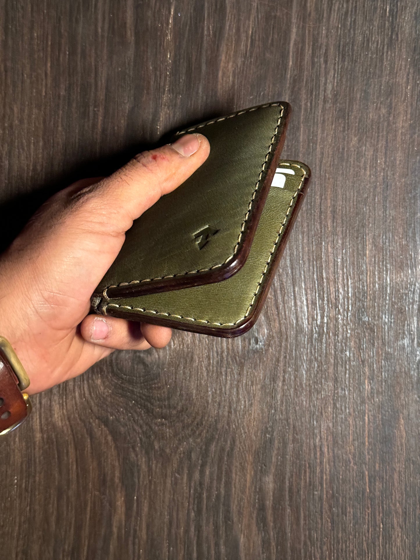 6 cards slots wallet in sturdy leather