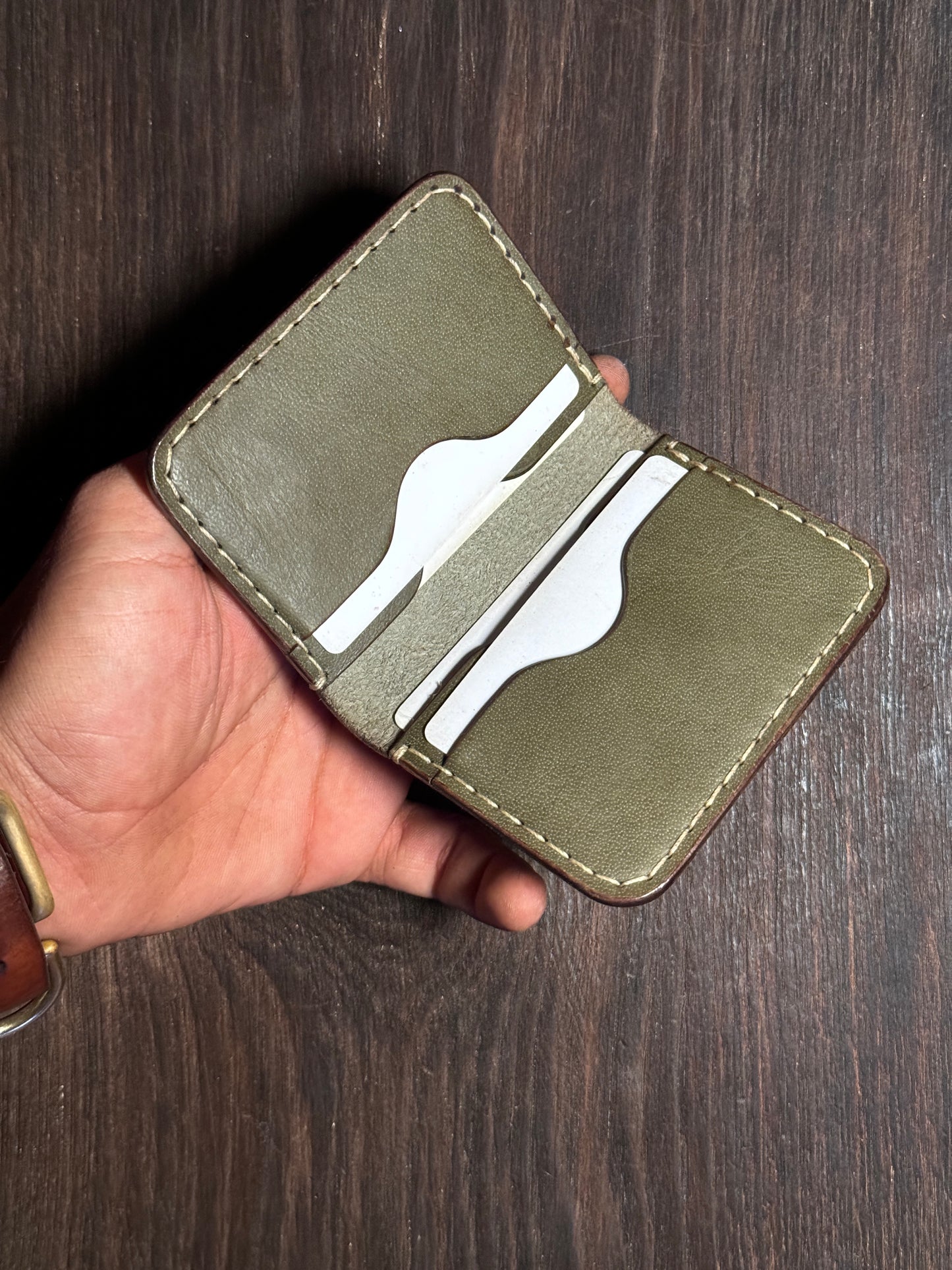 4 cards wallet in sturdy leather
