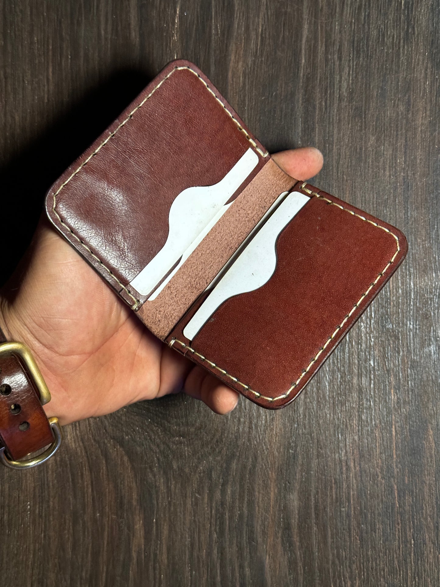 4 cards wallet in sturdy leather