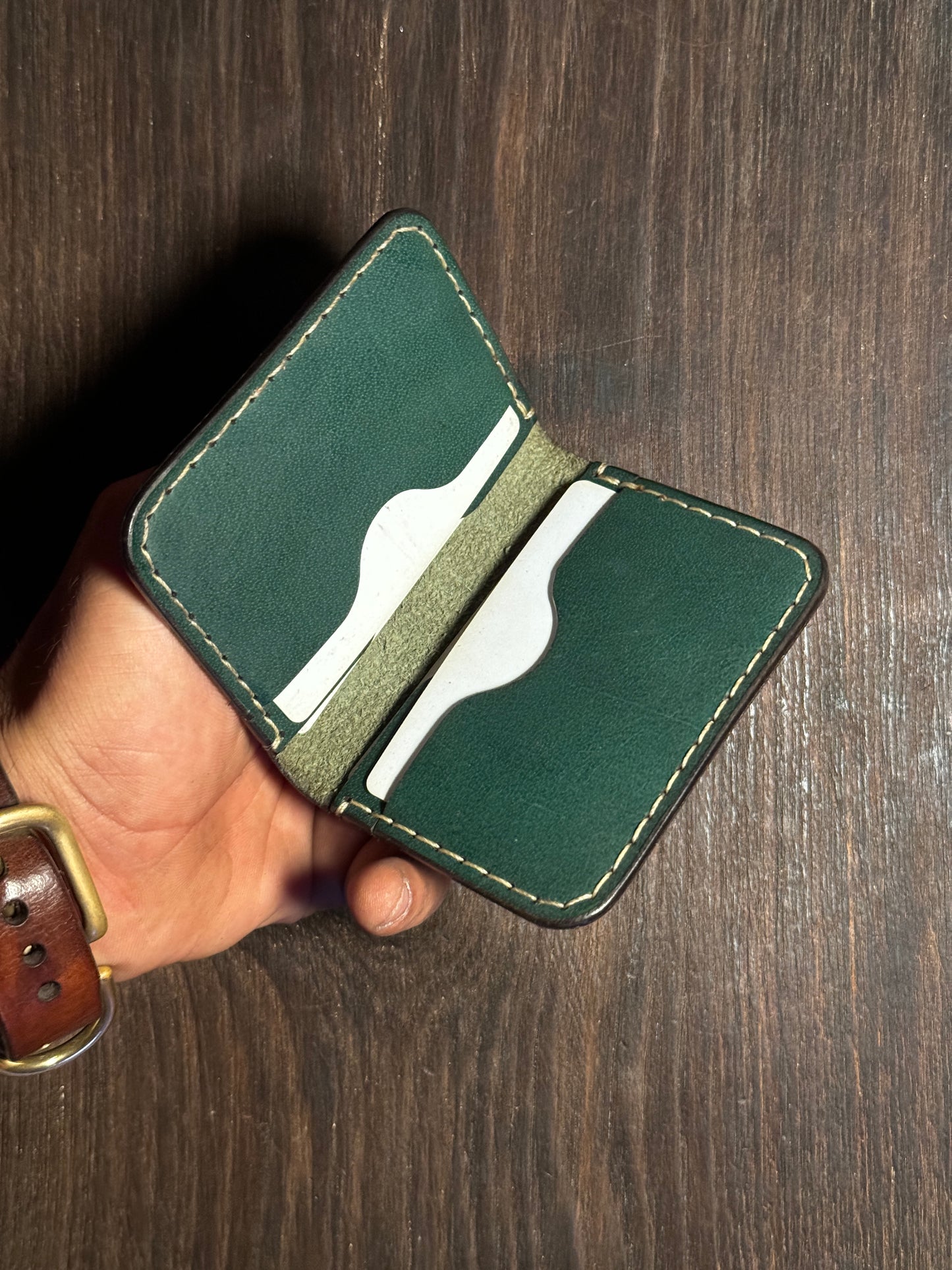 4 cards wallet in sturdy leather