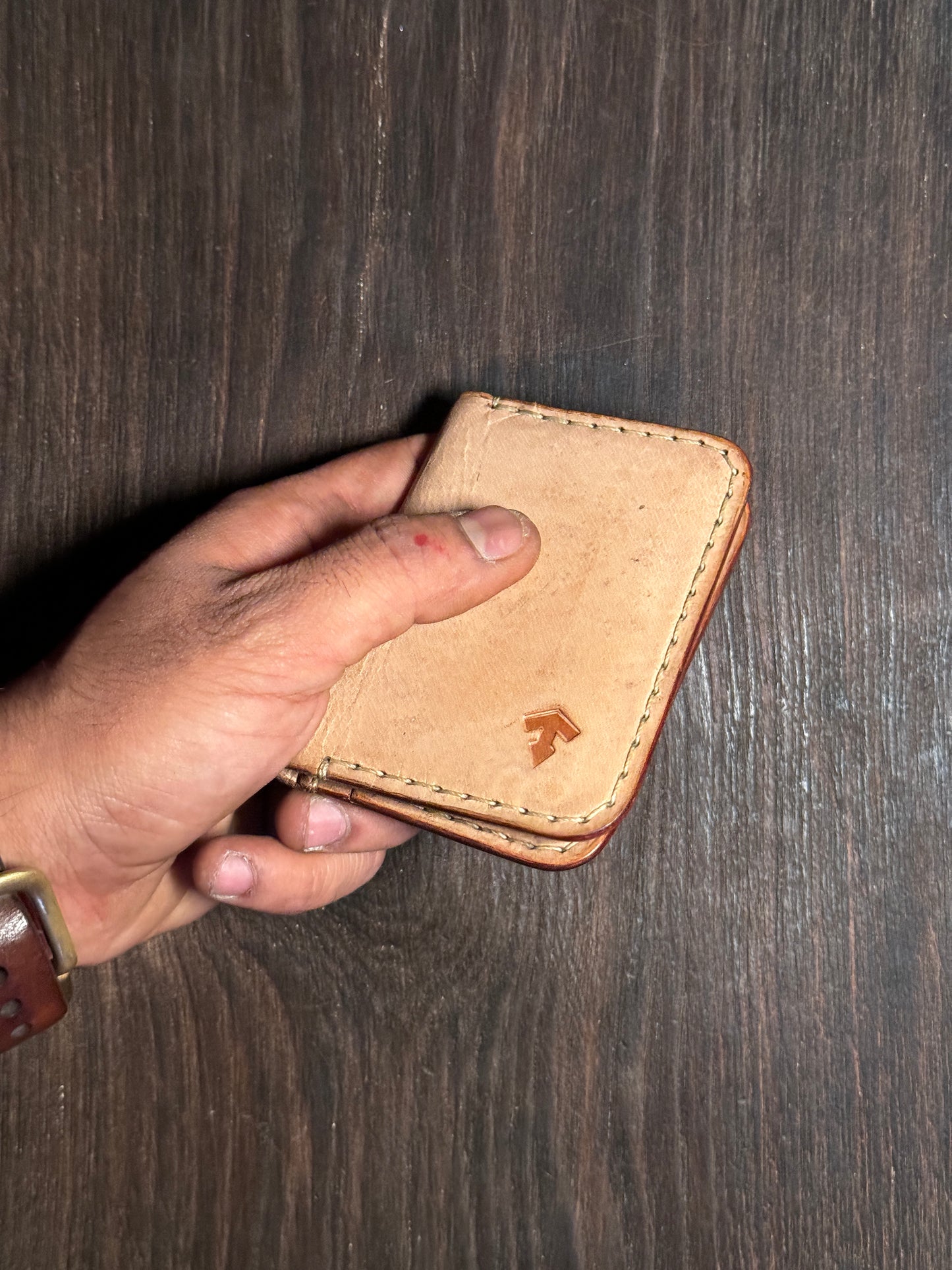 4 cards wallet in sturdy leather
