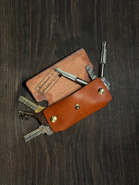 minimal key holder that holds upto 6-8 keys