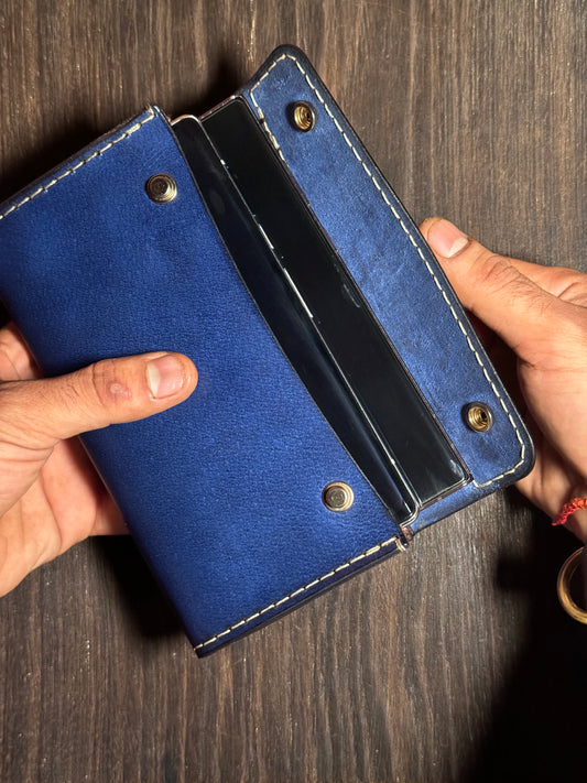 dual phone case in sturdy leather