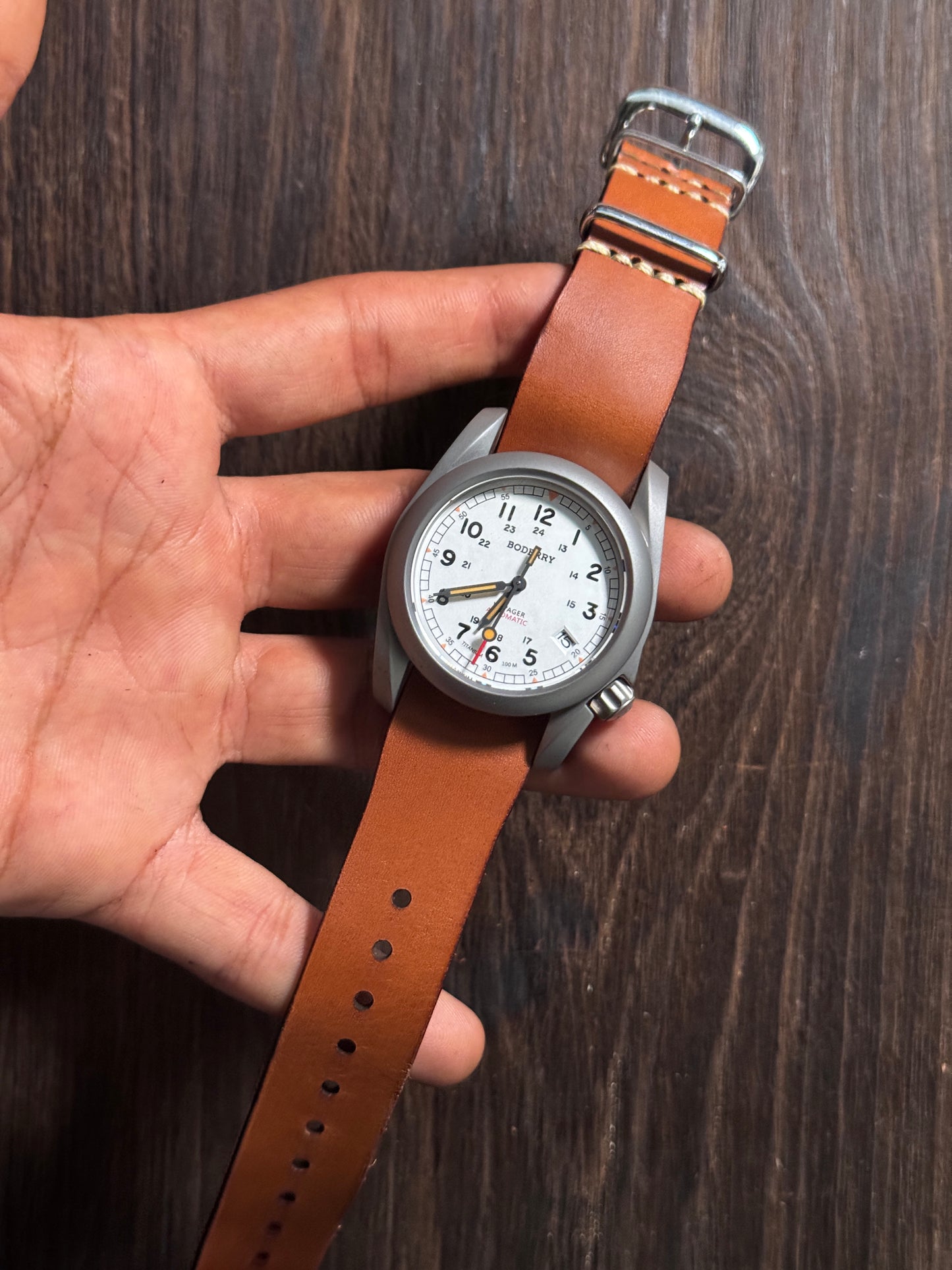 boderry one way nato watch Straps in tan color