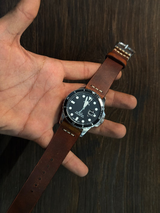 Carlo Bada Lassi chest stitched strap