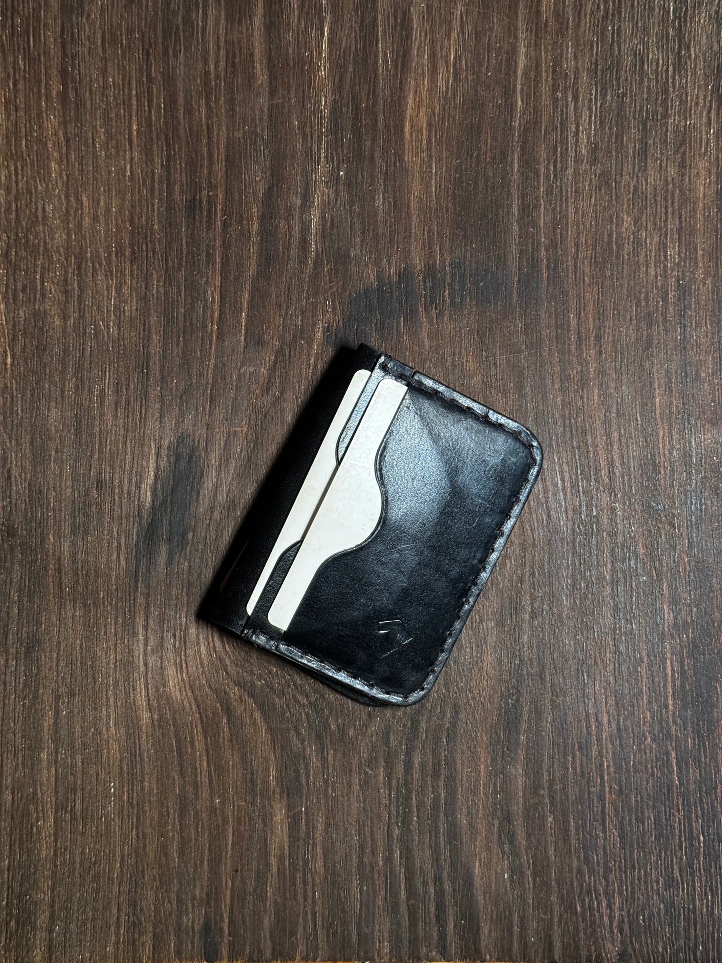 4 cards slots + 2 open pockets wallet in soft leather