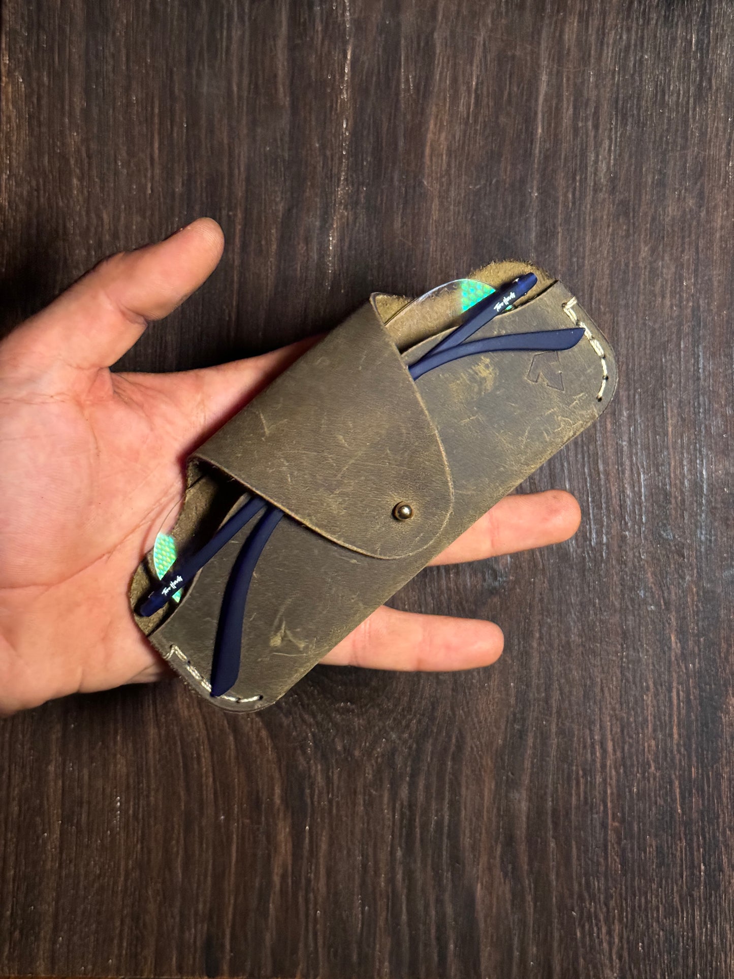 A pocket carry specase1 for regular diffrent eyewears