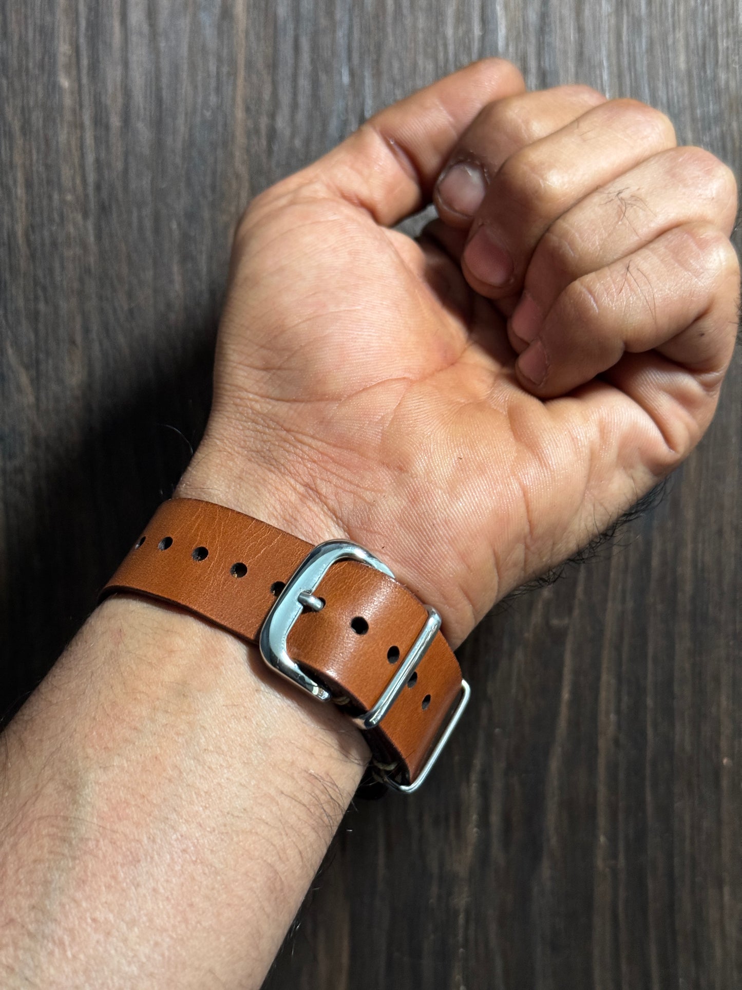 boderry one way nato watch Straps in tan color