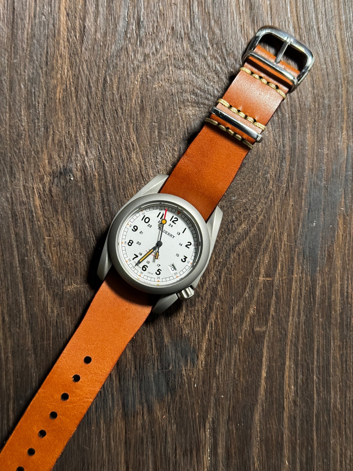 boderry one way nato watch Straps in tan color