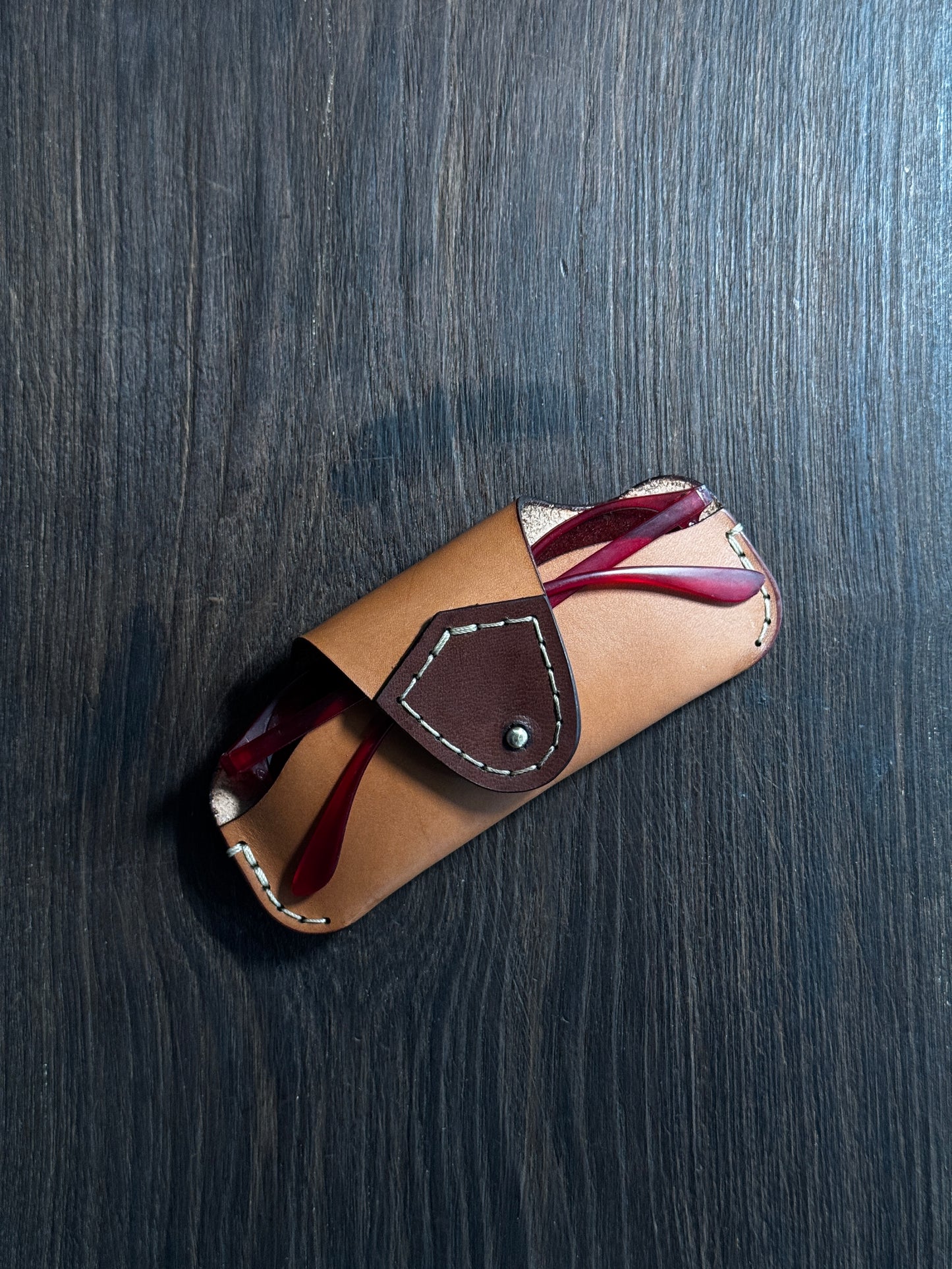 A pocket carry specase2 for regular diffrent eyewears in vechetta leather
