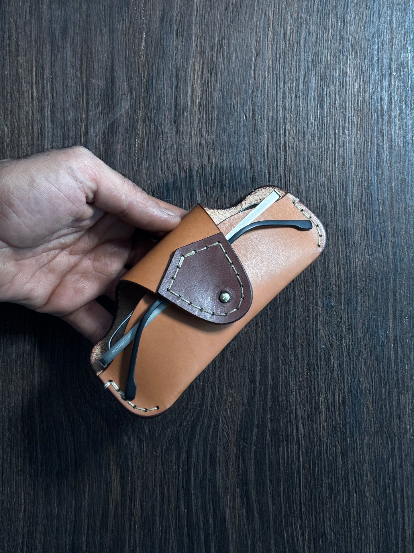 A pocket carry specase2 for regular diffrent eyewears in vechetta leather