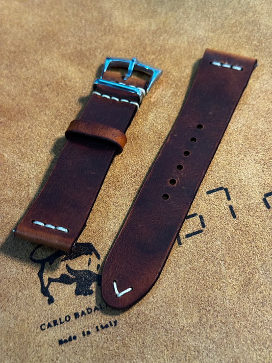 Carlo Bada Lassi chest stitched strap