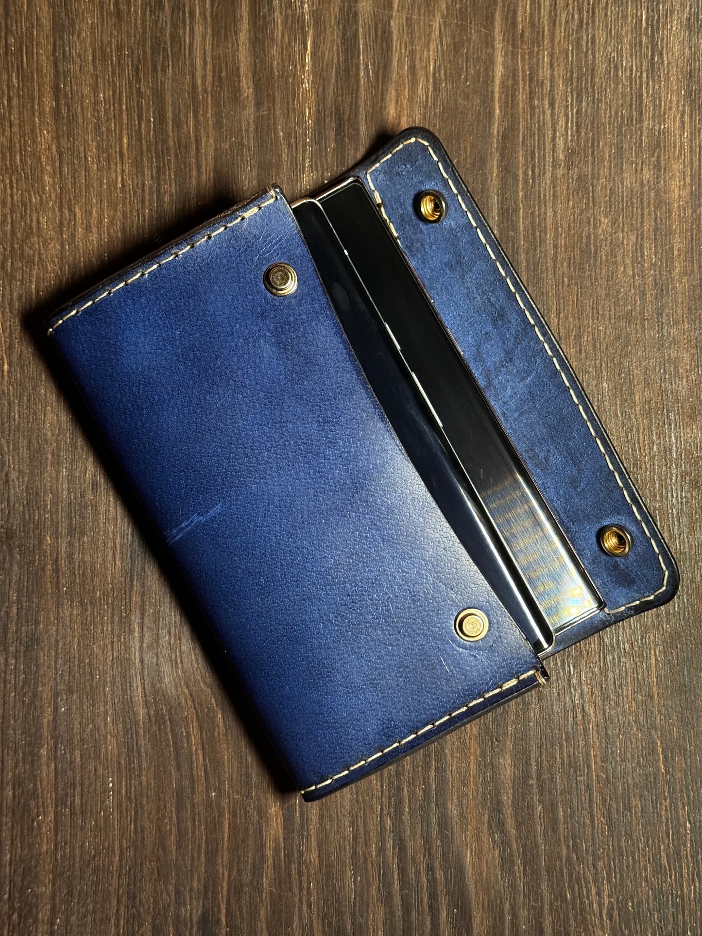 dual phone case in sturdy leather