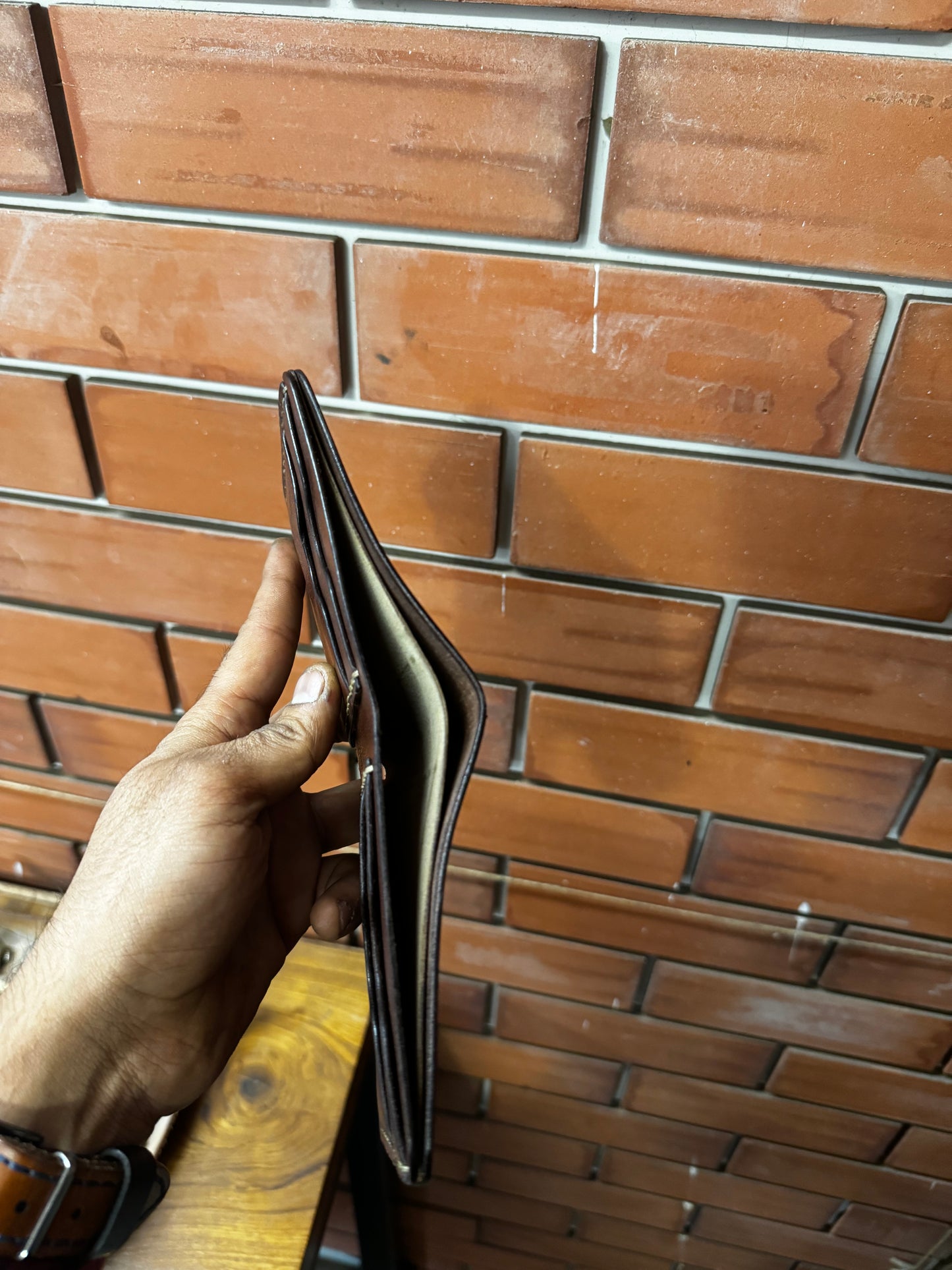 horizontal bi fold wallet 4+1 n 4+2 in sturdy leather