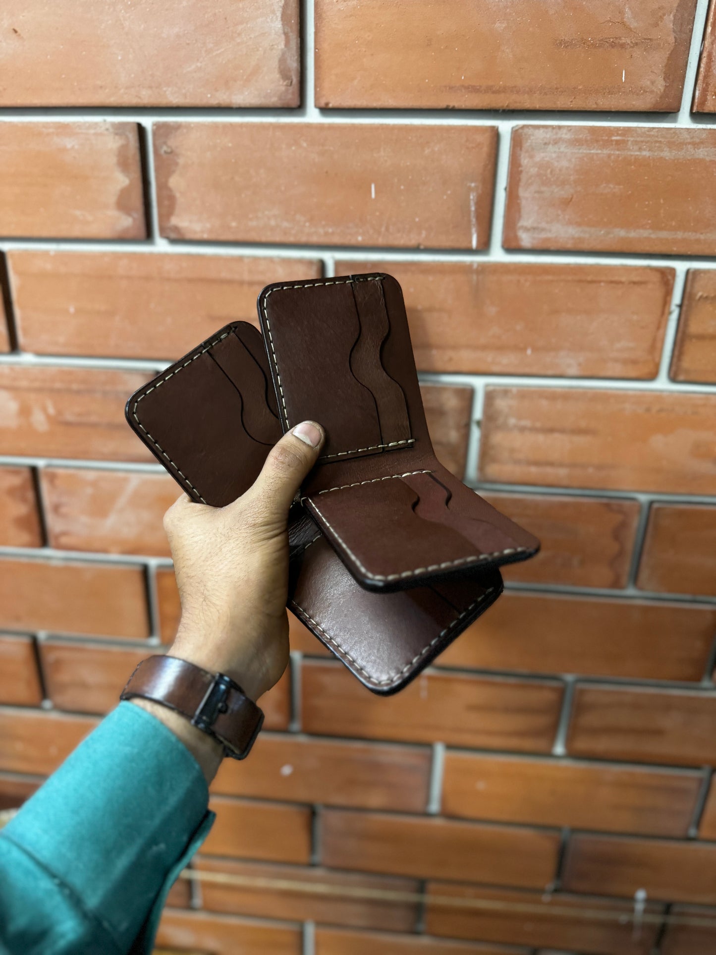 horizontal bi fold wallet 4+1 n 4+2 in sturdy leather