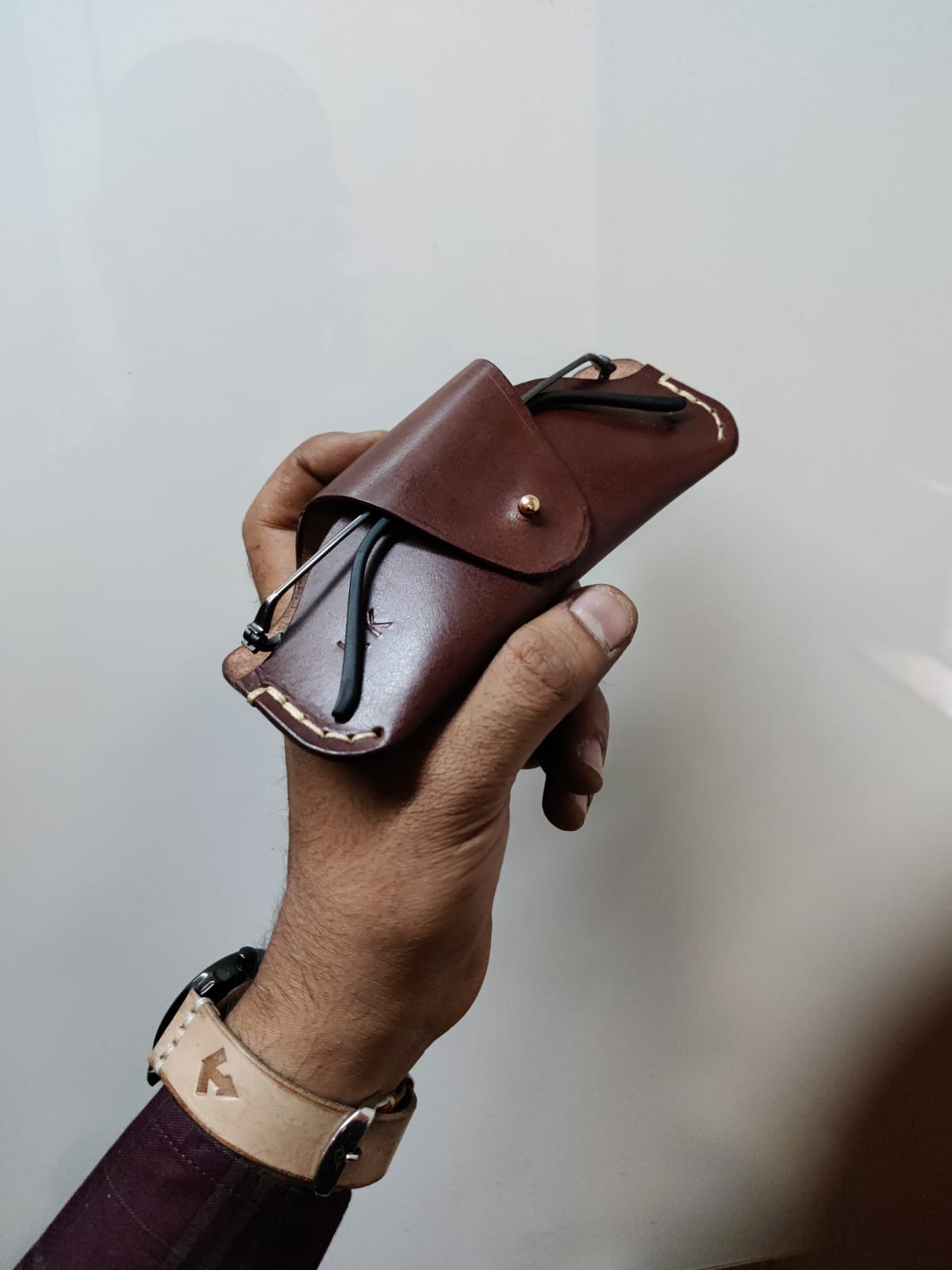 A pocket carry specase1 for regular diffrent eyewears